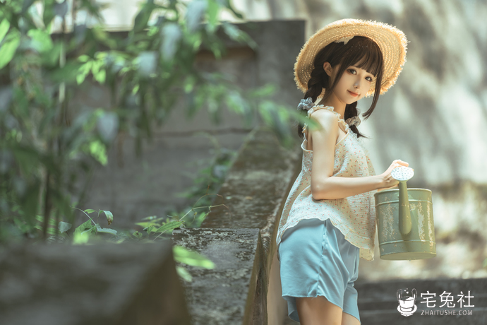 蠢沫沫和摄影师铁手教授是什么关系?他是拍摄到了蠢沫沫无创可贴的图片?